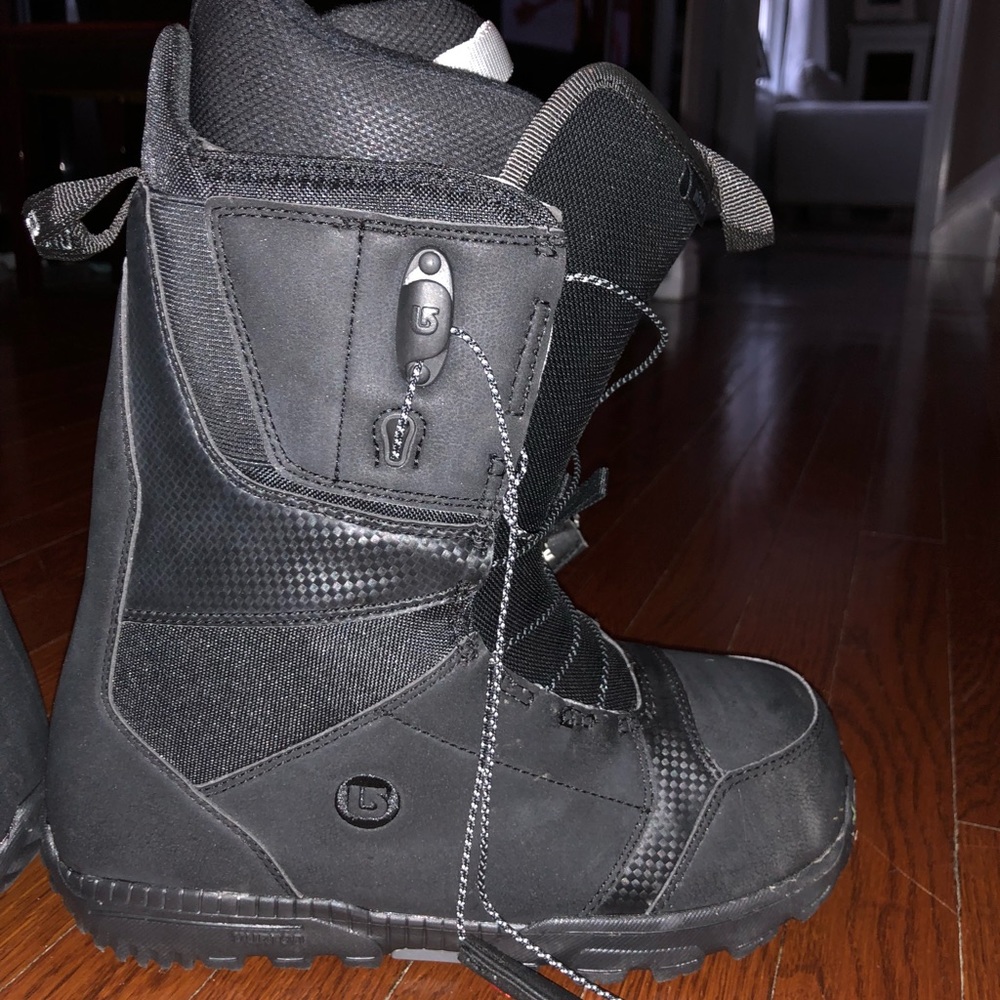 BURTON MENS SNOWBOARD BOOTS SIZE 8
